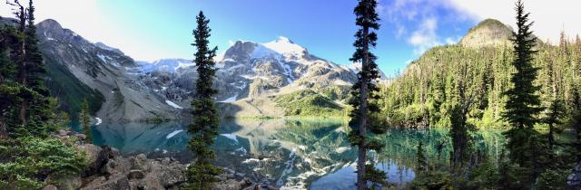 Joffre Lakes Provincial Park Hike