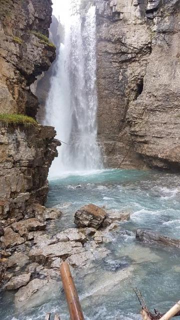 Johnston Canyon Upper Falls Trail