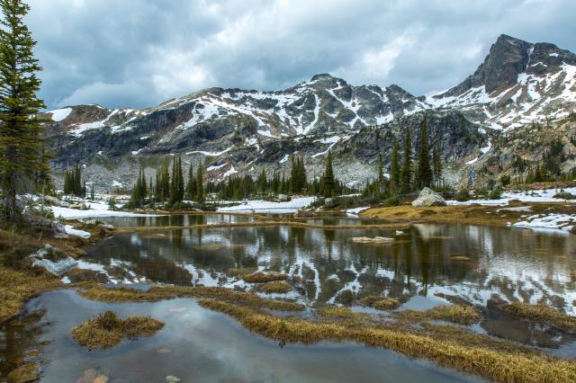 Gwillim Lakes Trail