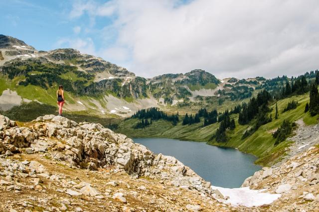 Cirque Lake Trail