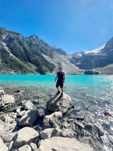 Joffre Lakes - Upper Lake