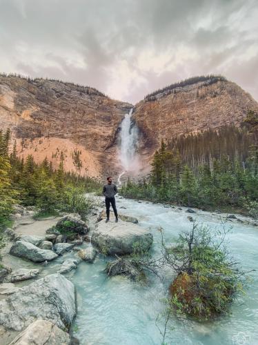 Takakkaw Falls Trail