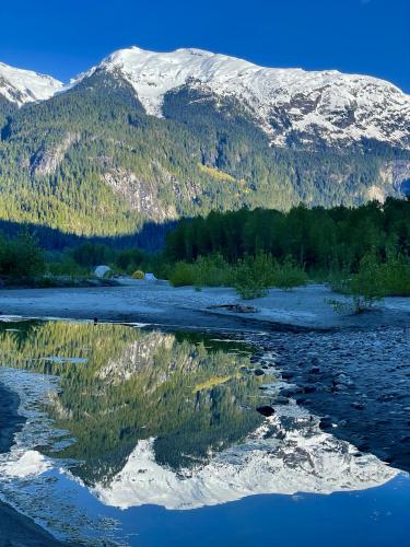 Squamish Valley Road Trail