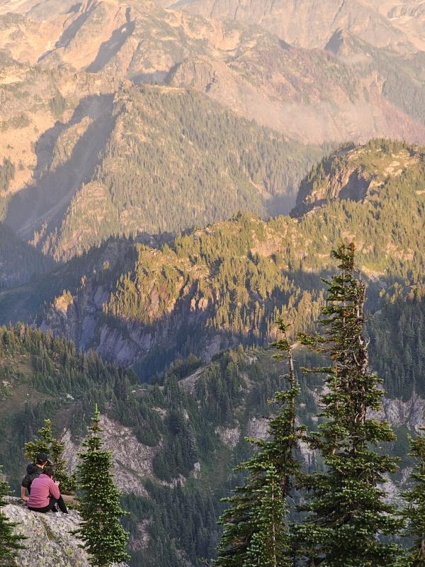 Flora Lake Trail